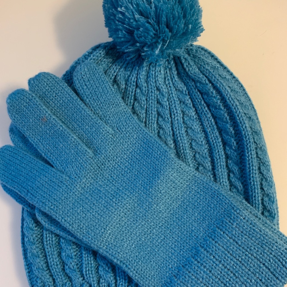 Last Chance! NY & Co teal knit hat & glove set